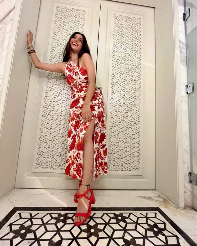 tanya maniktala feet 5