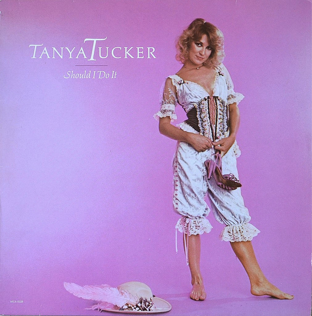 tanya tucker feet 5