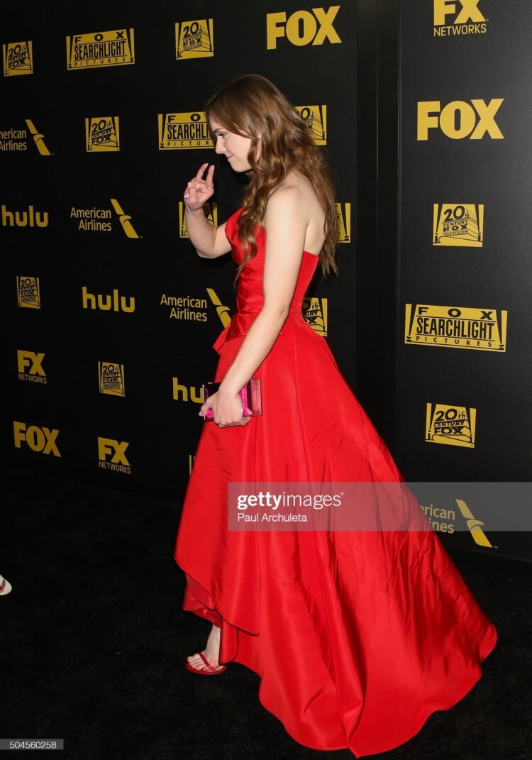 tara lynne barr feet 4