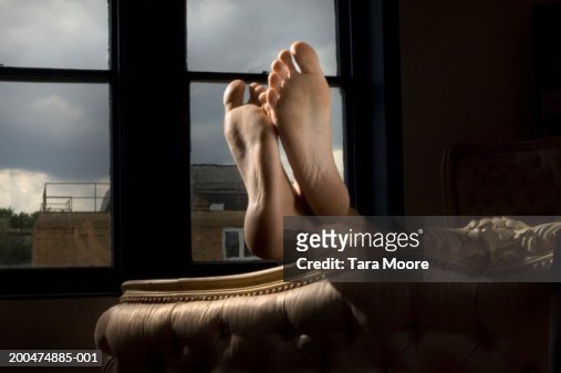 tara moore feet 4