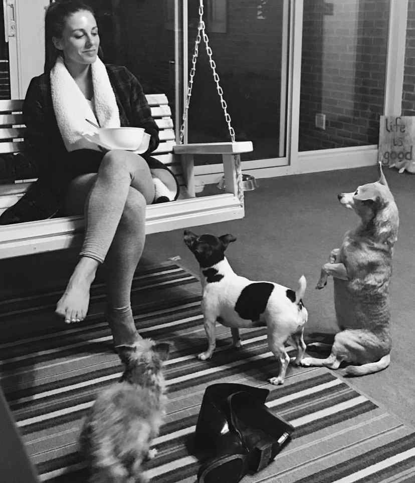 tara thompson feet 2