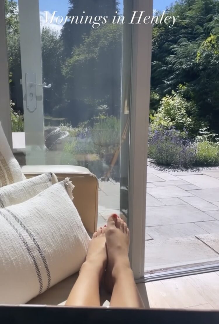 taryn southern feet 1