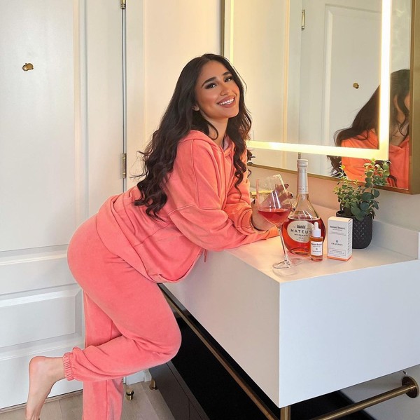 tasmin dhaliwal feet 6