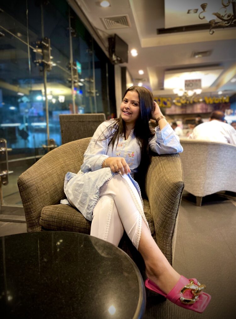 tasnova elvin feet 5