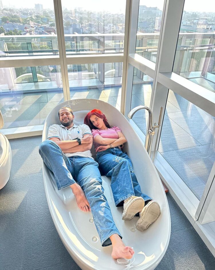 tasya farasya feet 6