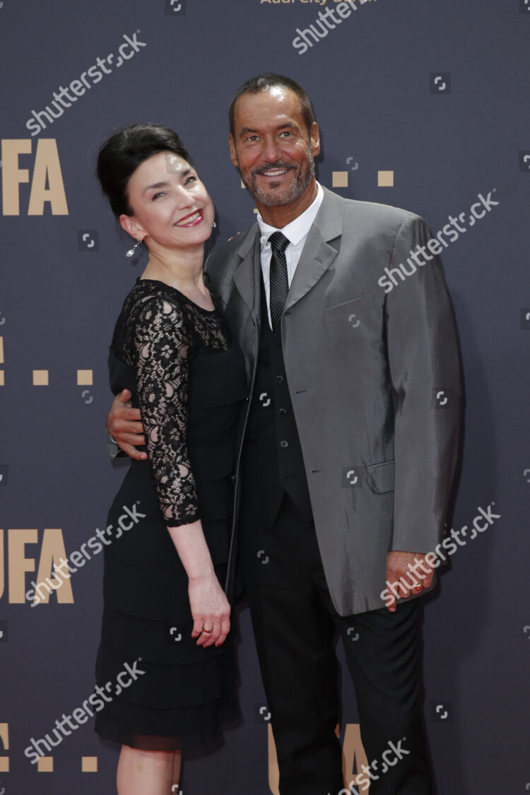 tatjana clasing feet 5