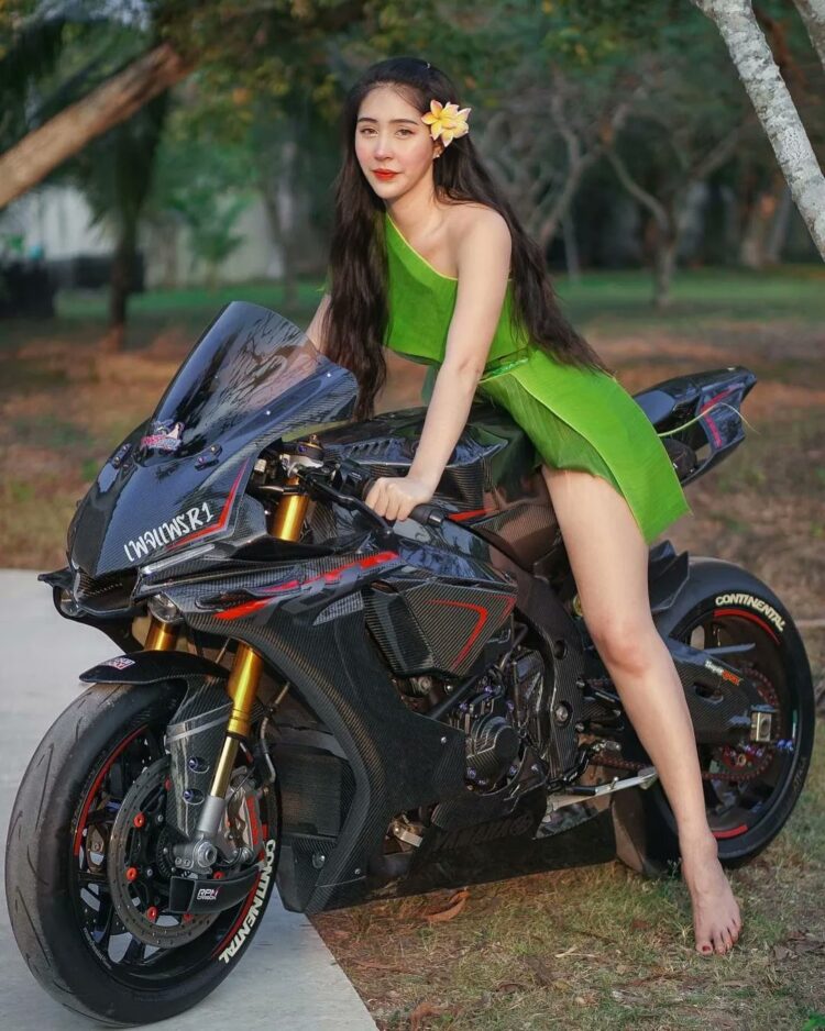 tawinun phoemphun feet 2