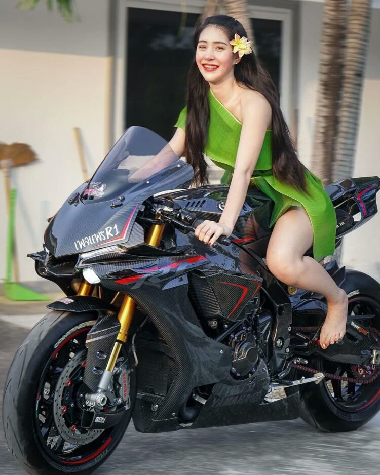 tawinun phoemphun feet