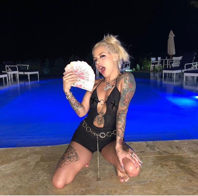 tay money feet 4