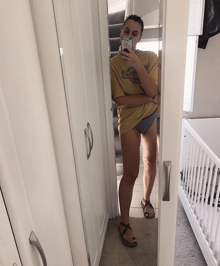 taylah roberts feet 4