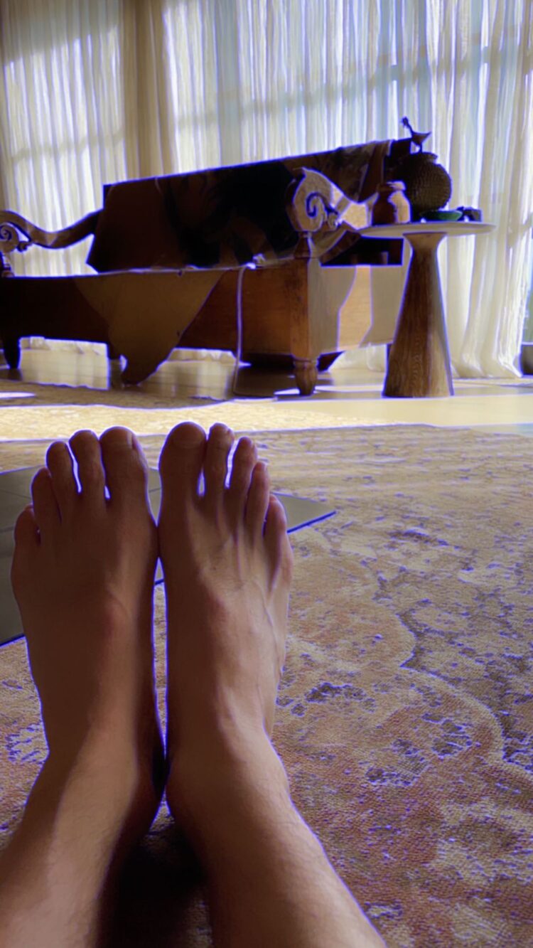 tayler golden feet 6
