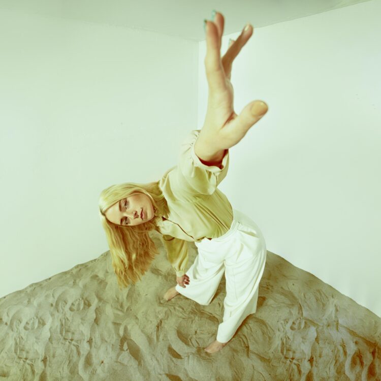 taylor ashlyn feet 4 scaled