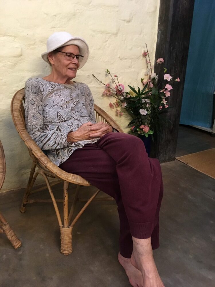 taylor audrey feet 4 rotated