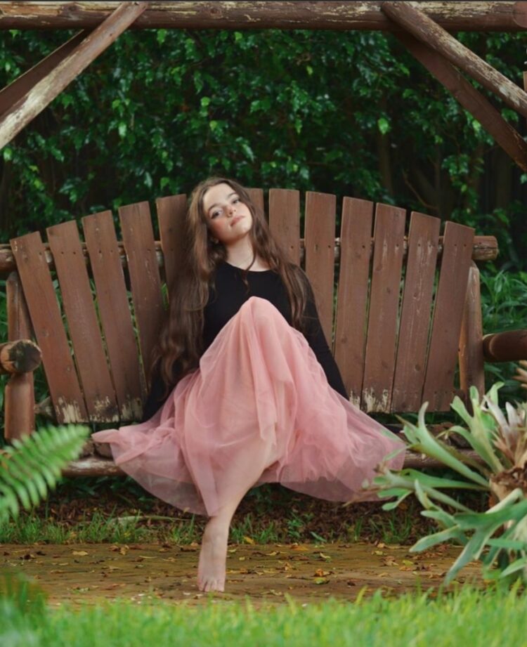 taylor castro feet 4