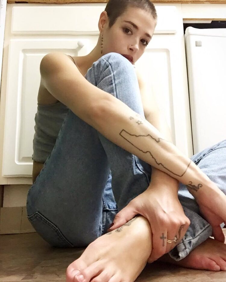 taylor chamberlain feet 6