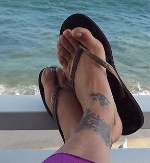 taylor dayne feet 3