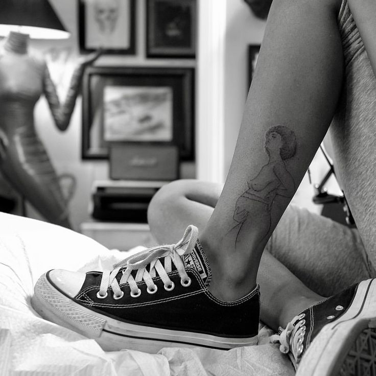 taylor giavasis feet 6