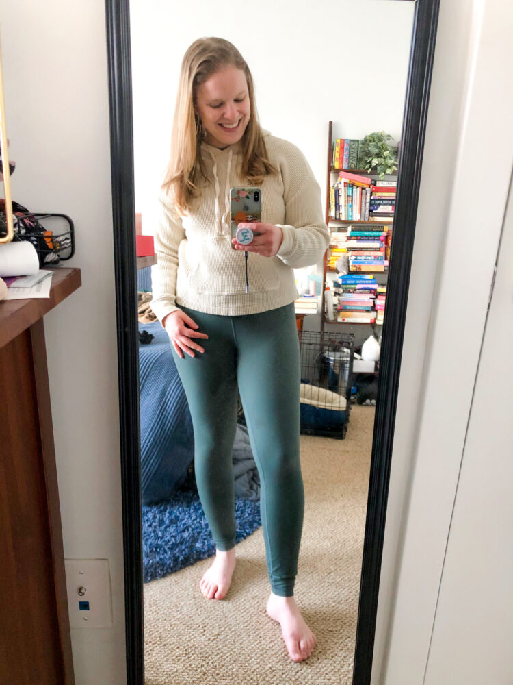 taylor jenkins reid feet 1