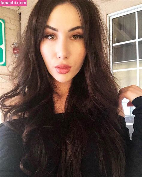 taylor jevaux feet 4