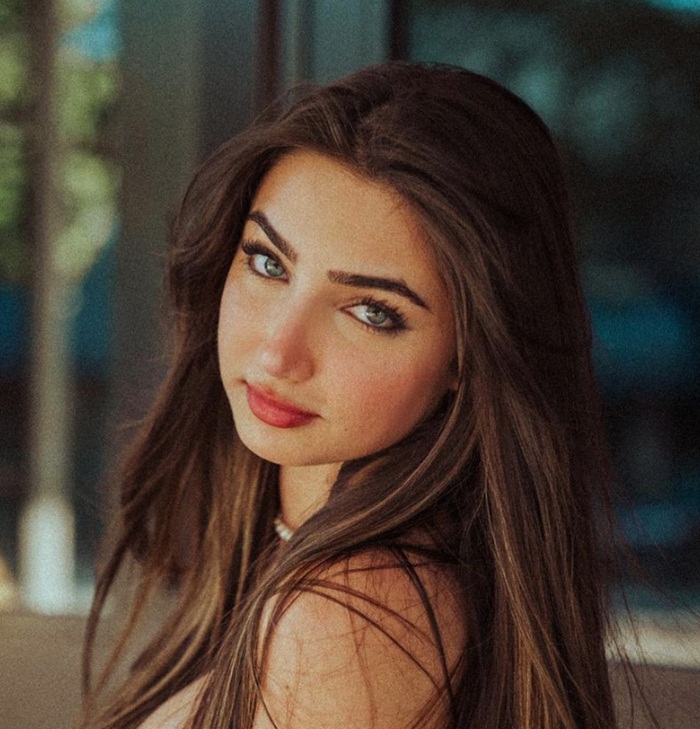 taylor machat feet 5