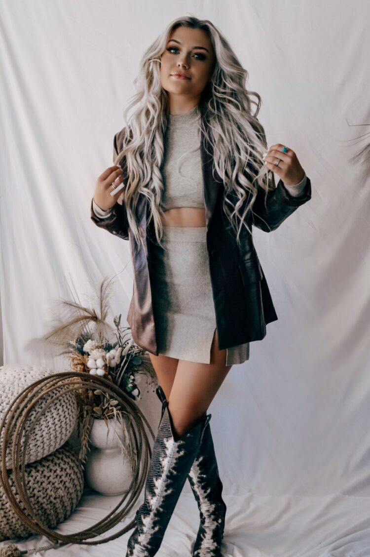 taylor rousseau feet 6