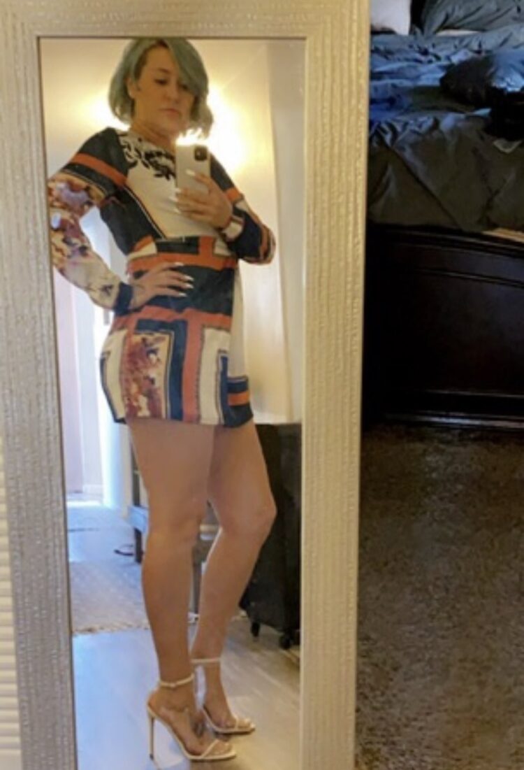 taylor schmid feet 3