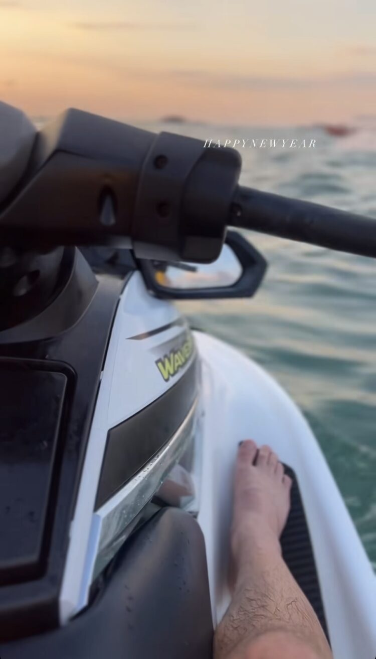 taylor schwartz feet 6