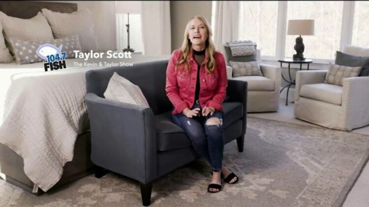 taylor scott feet 3