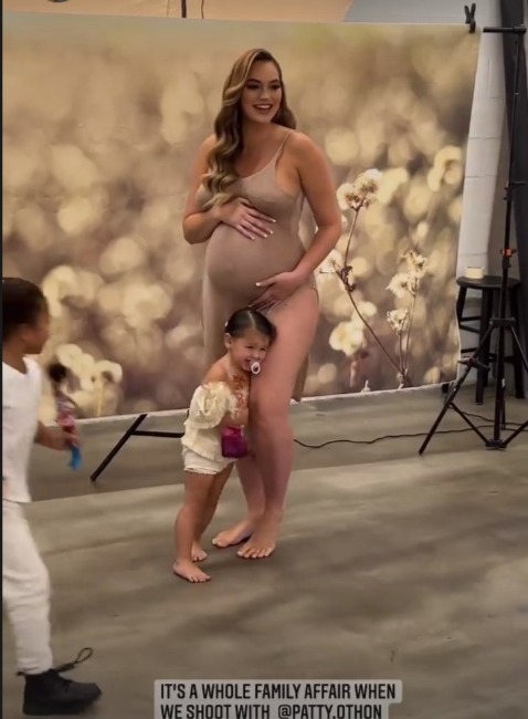 taylor selfridge feet 6