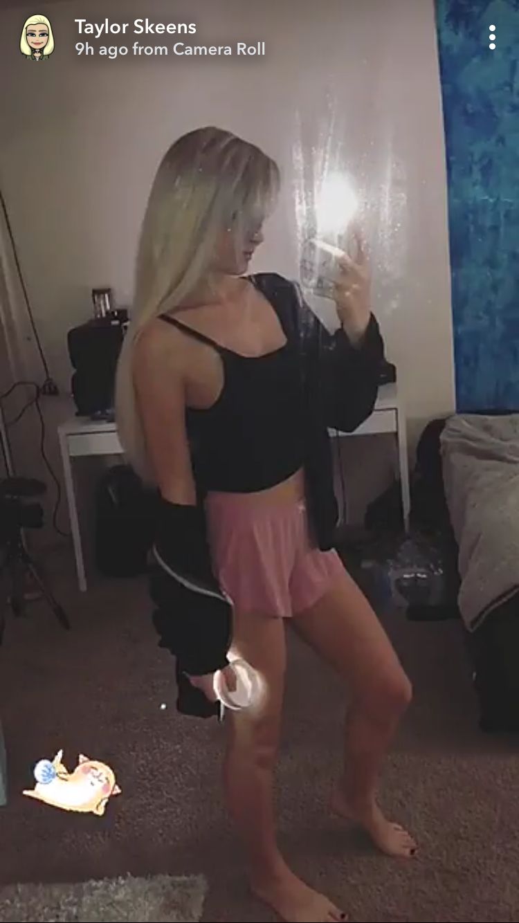 taylor skeens feet 4