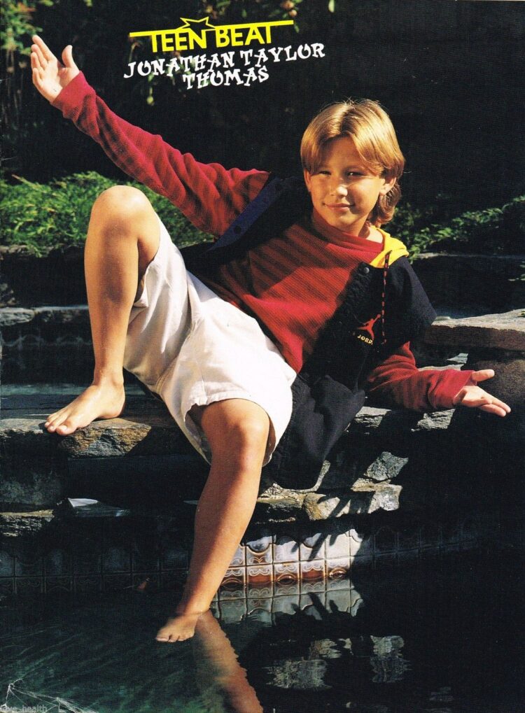 taylor thomas feet 3