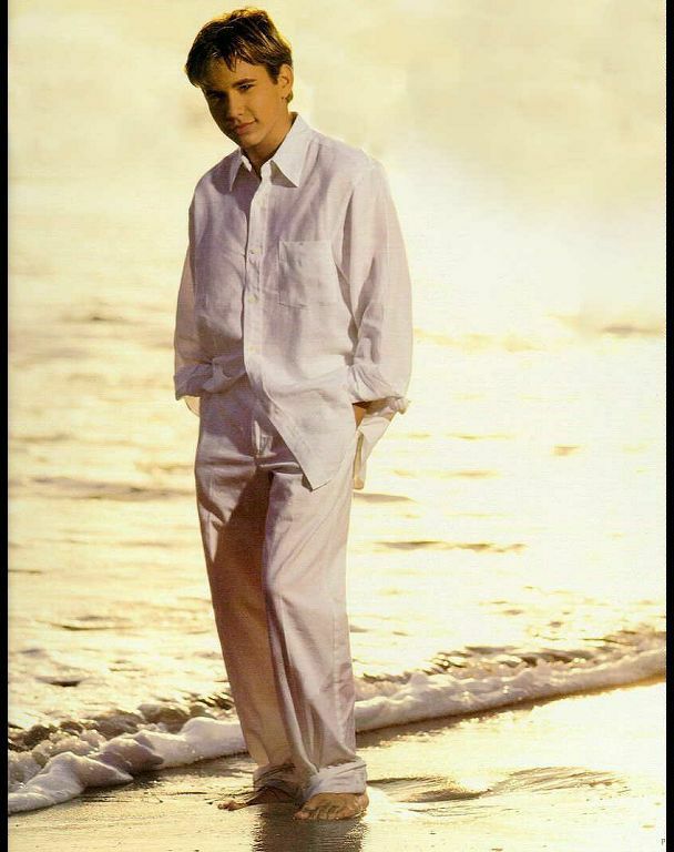 taylor thomas feet 6