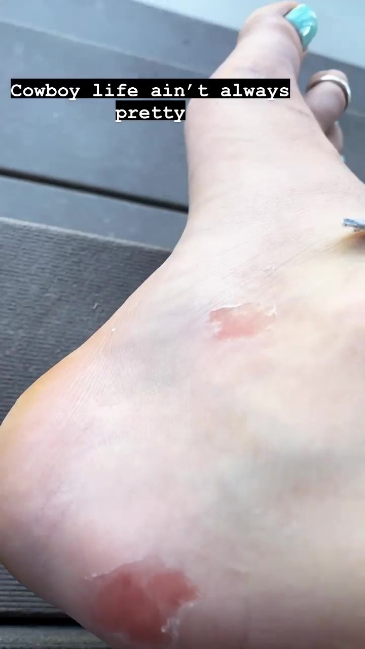 taylor victoria feet 1