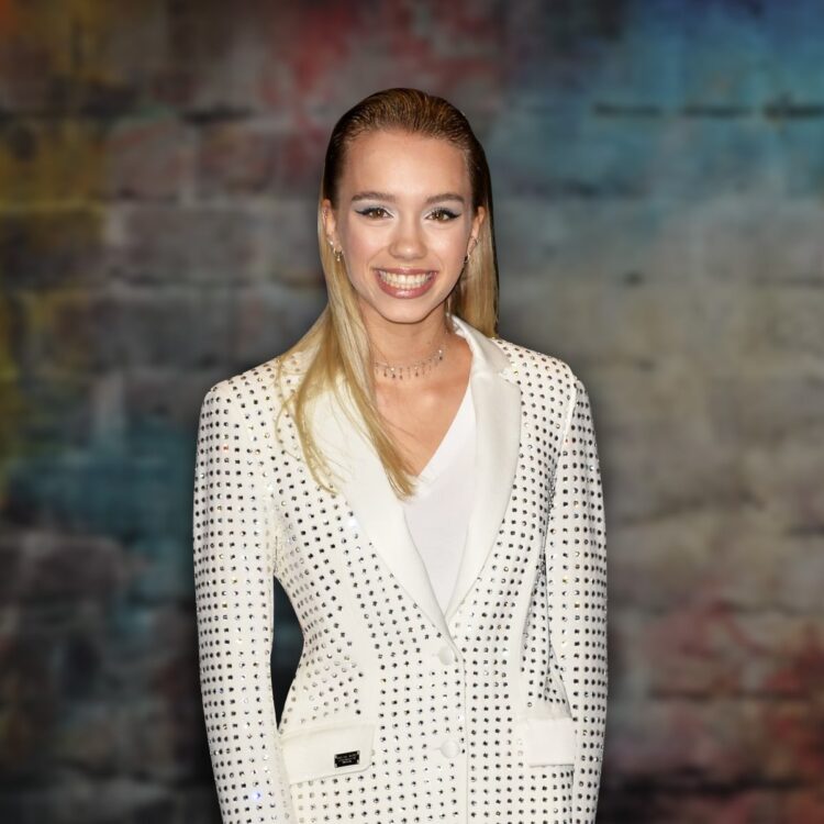 tayra mantler feet 5