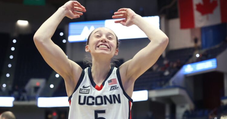 tearin paige newton feet 4