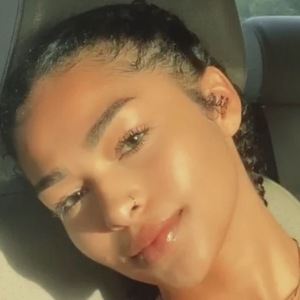 tearin paige newton feet