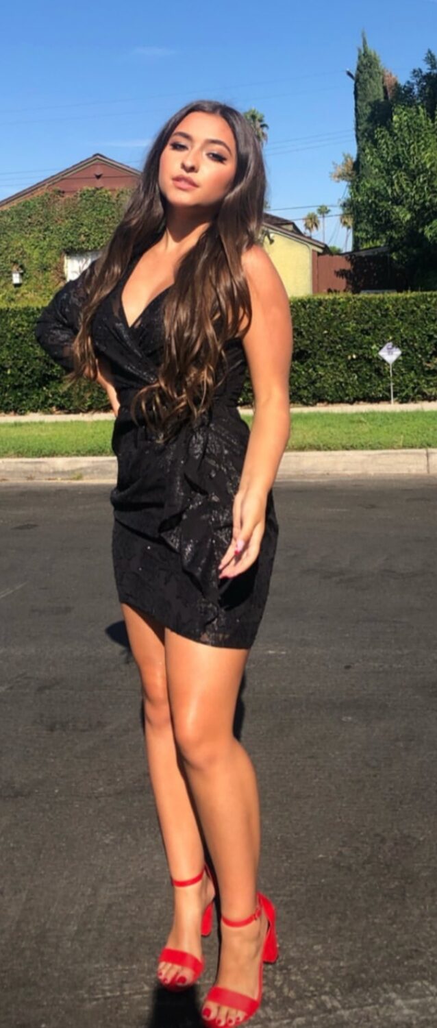 teilor grubbs feet 2