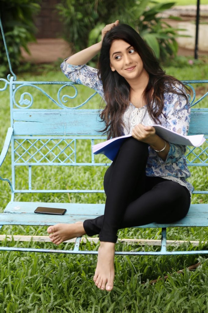 tejashri pradhan feet 1