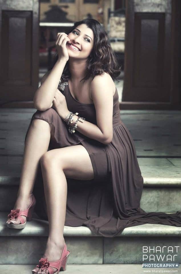 tejaswini pandit feet