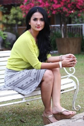 tengku dewi putri feet 3
