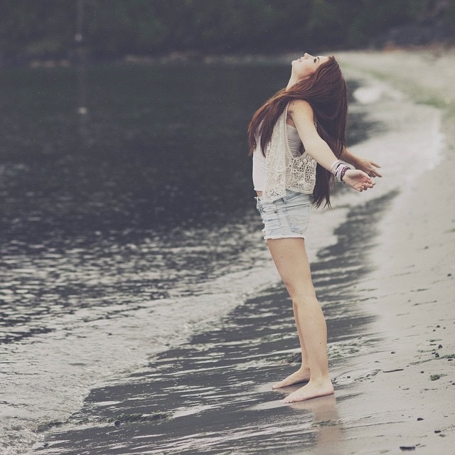 tenille townes feet 3