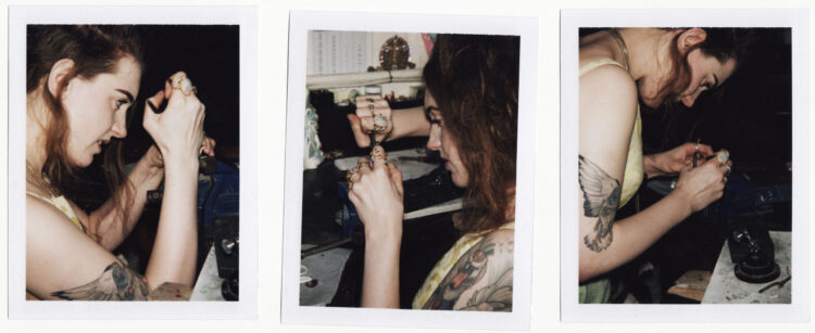 tess mett feet scaled