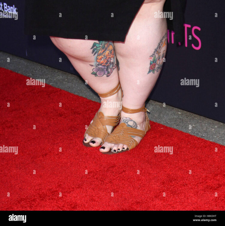tess munster feet 2
