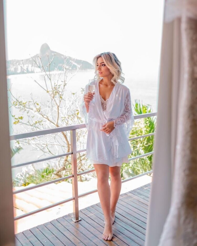 thaina fernandes feet