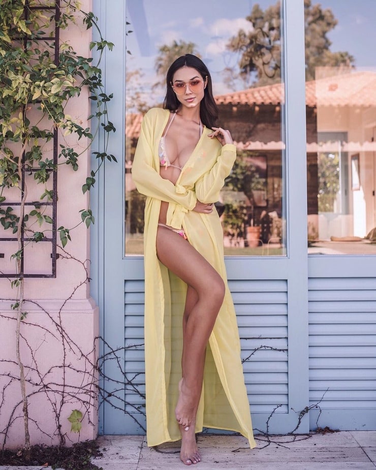 thais belmonte feet 2