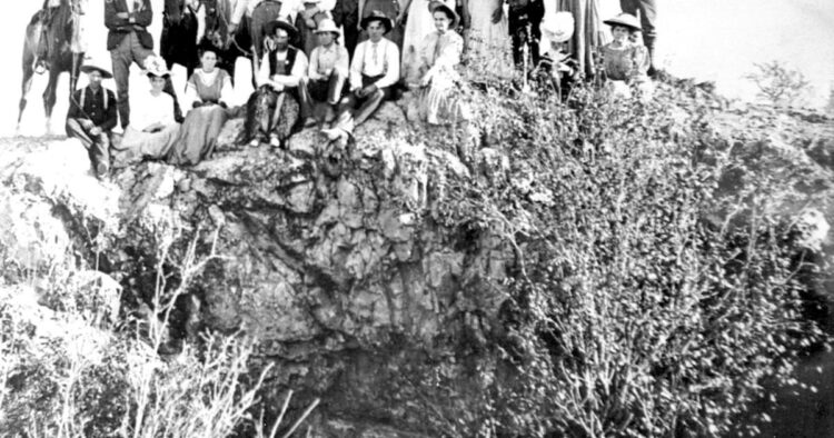 thais matsura feet 5