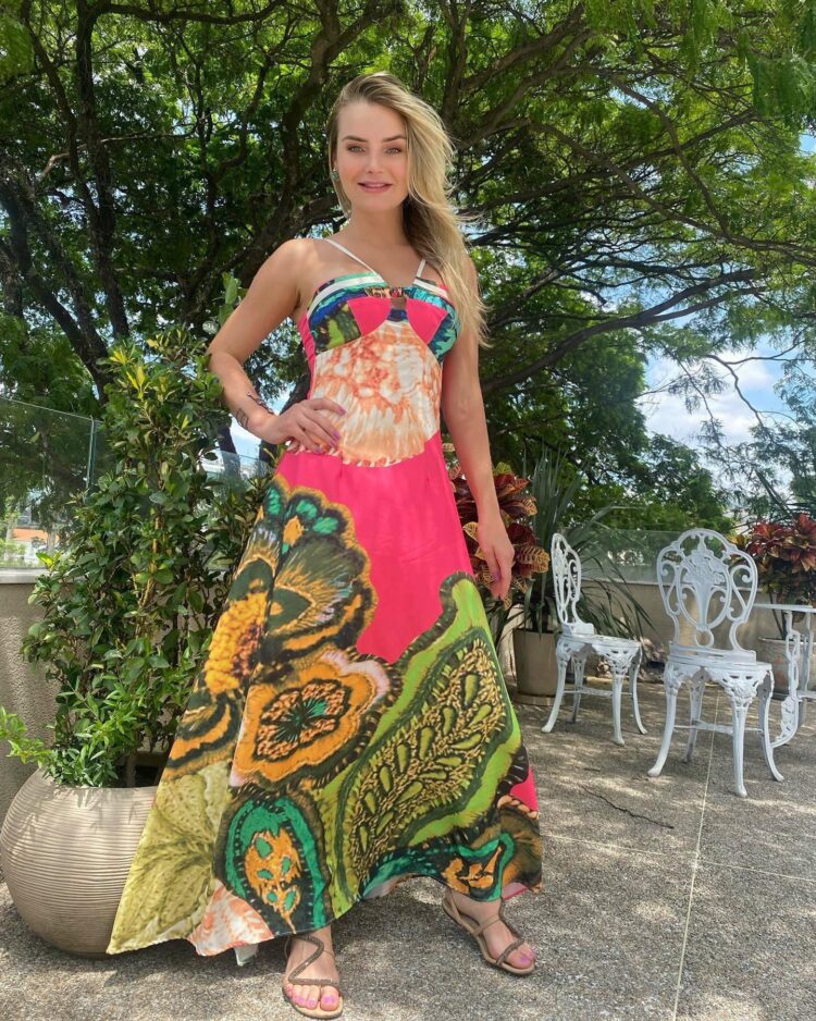 thaiz schmitt feet 3