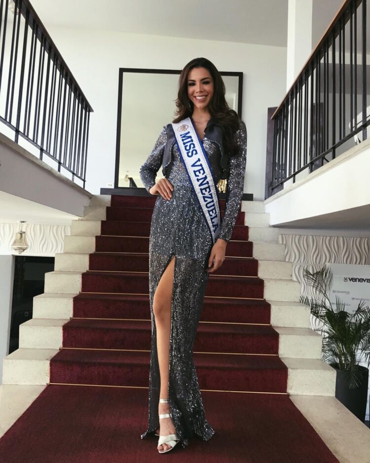 thalia olvino feet 1