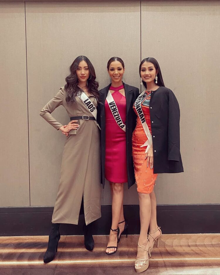 thalia olvino feet 3