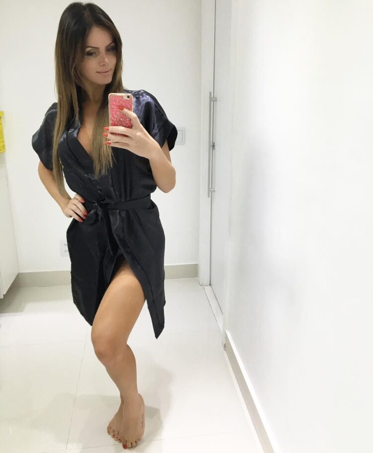 thalita zampirolli feet